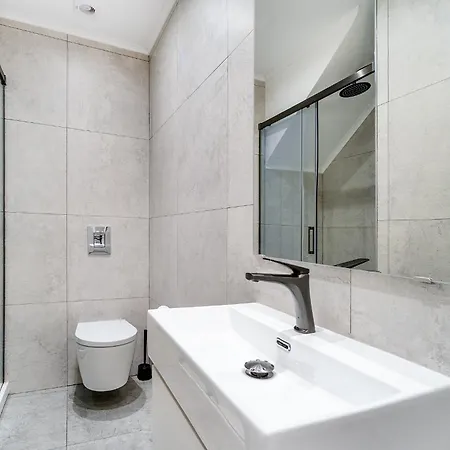 Whome Live From The Famous Street Apartamento