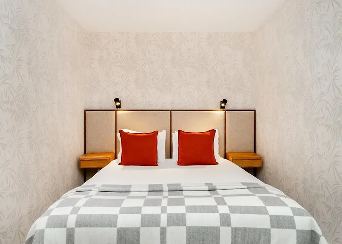 Whome Live From The Famous Street