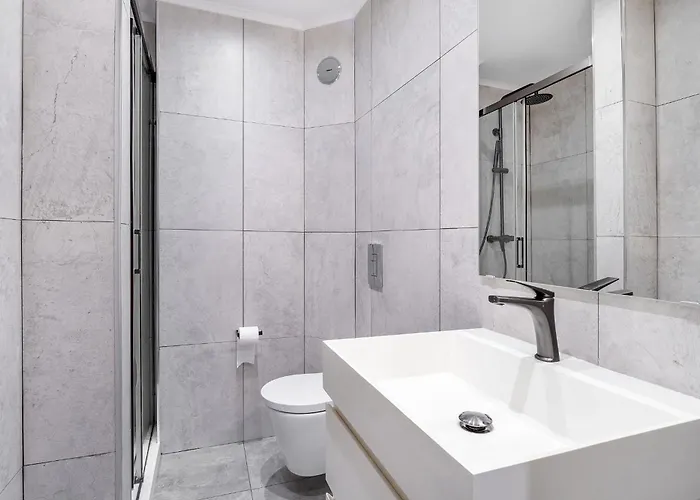 Apartment Whome Live From The Famous Street Lisbon