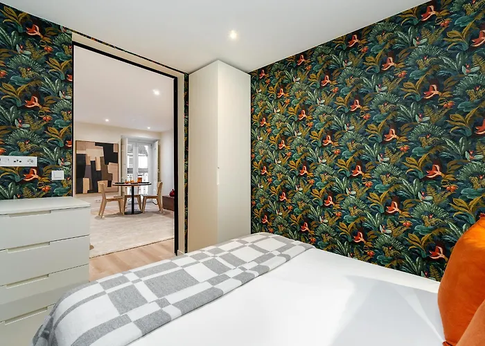 Apartment Whome Live From The Famous Street